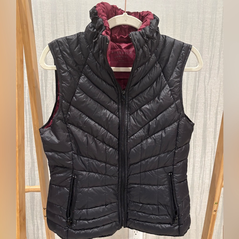 Bernardo Black Quilted Women's Vest
